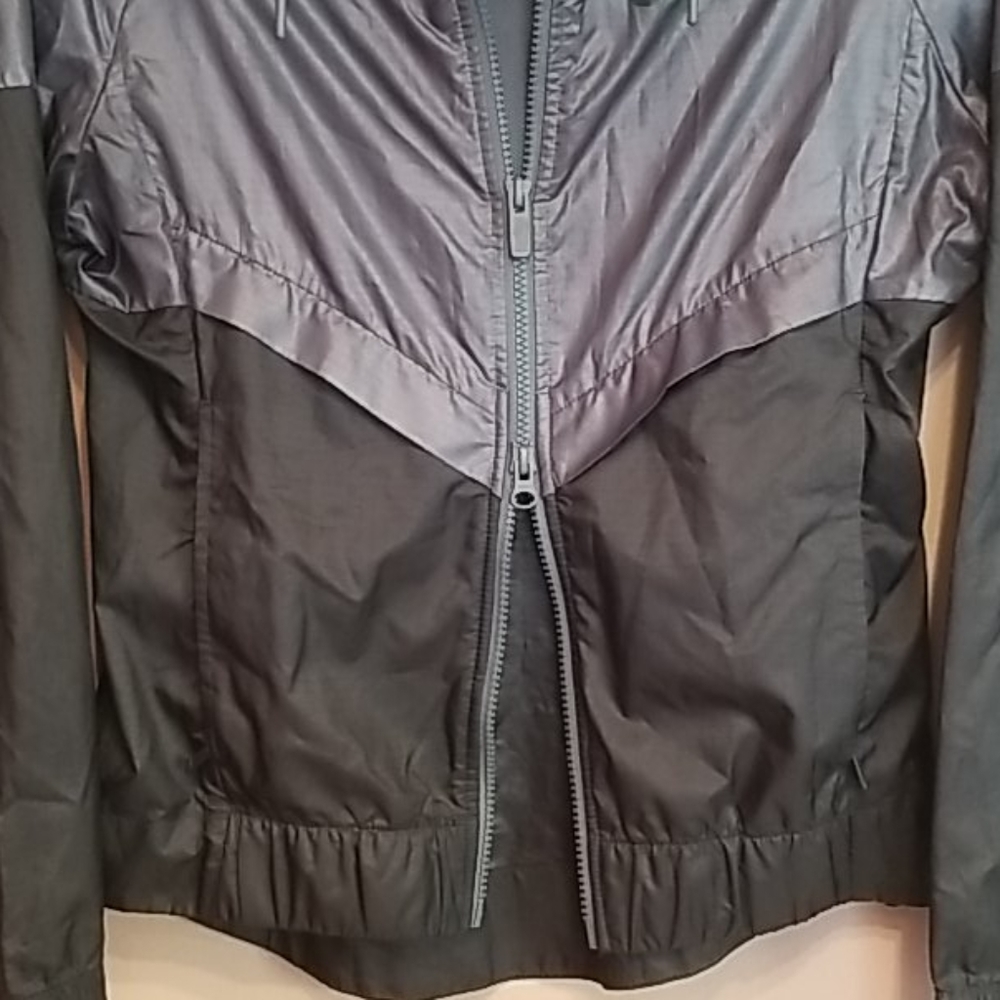 Nike jacket - Picture 9 of 10